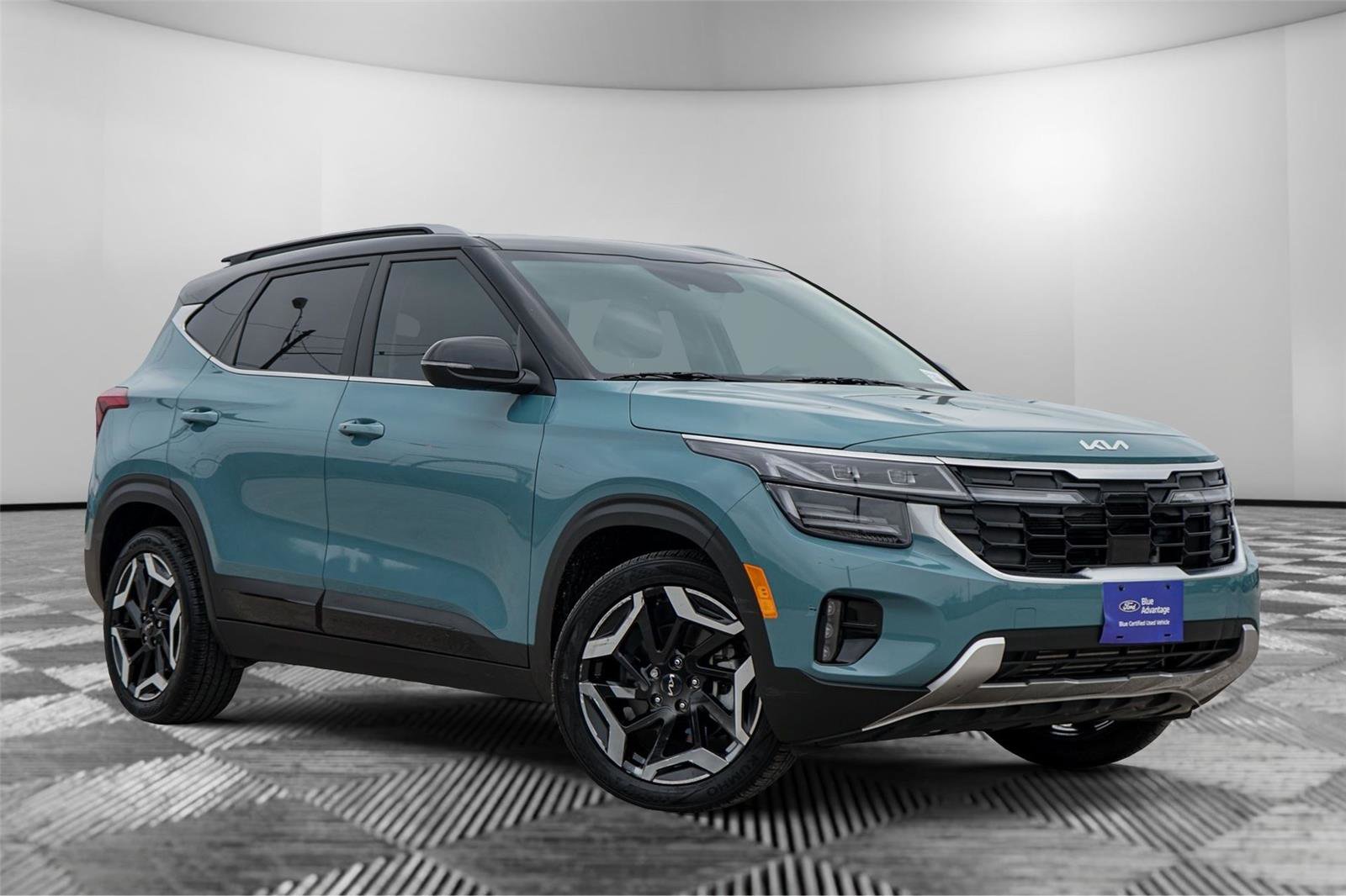 Used 2024 Kia Seltos SX AWD/4WD image 1