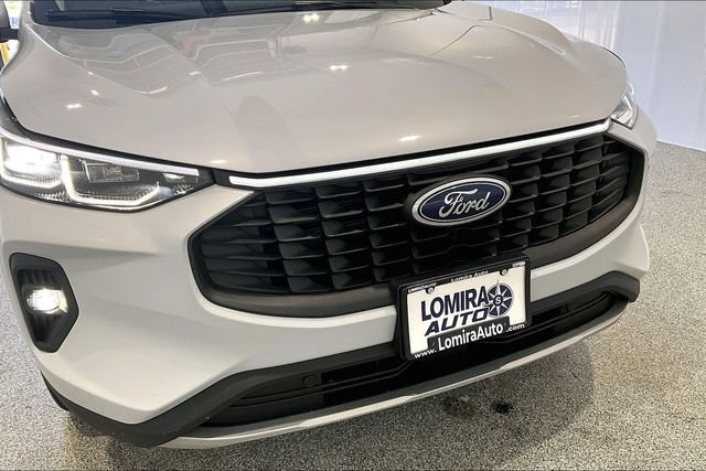 Used 2025 Ford Escape Platinum AWD/4WD image 40