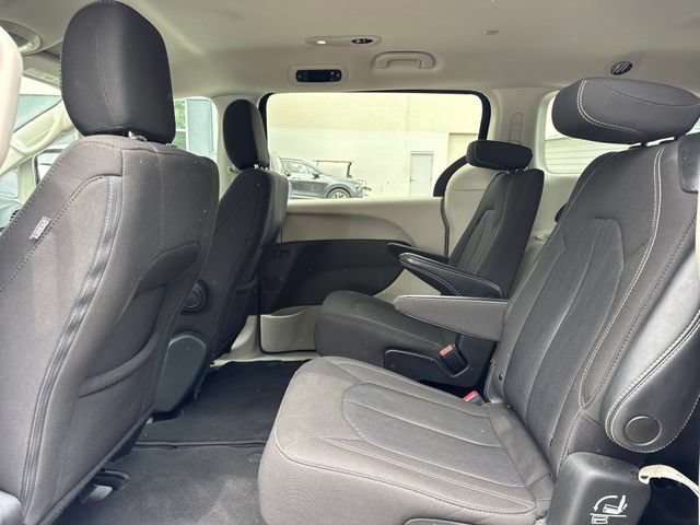 Used 2023 Chrysler Voyager LX FWD image 11