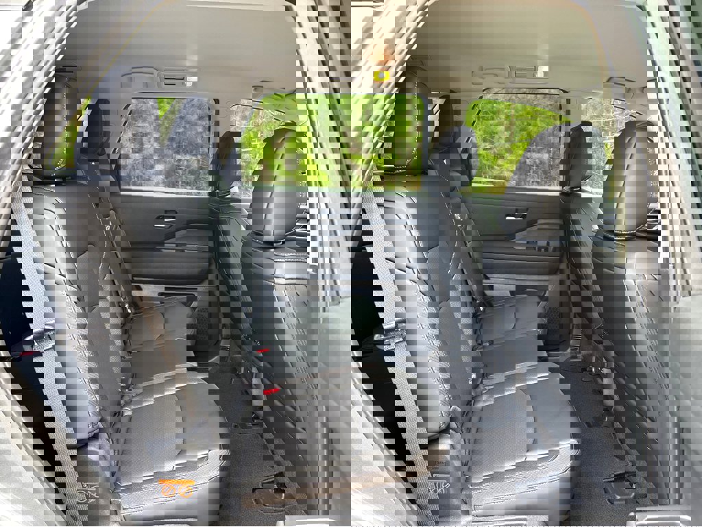 New 2026 Nissan Pathfinder SL image 13