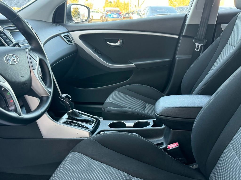 Used 2016 Hyundai Elantra GT w/ Option Group 02 image 14