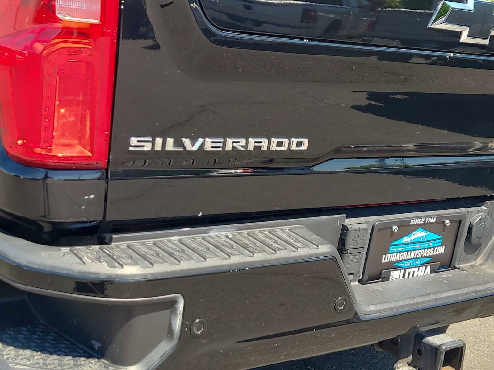 Used 2024 Chevrolet Silverado 3500 High Country w/ High Country Premium Package AWD/4WD image 15
