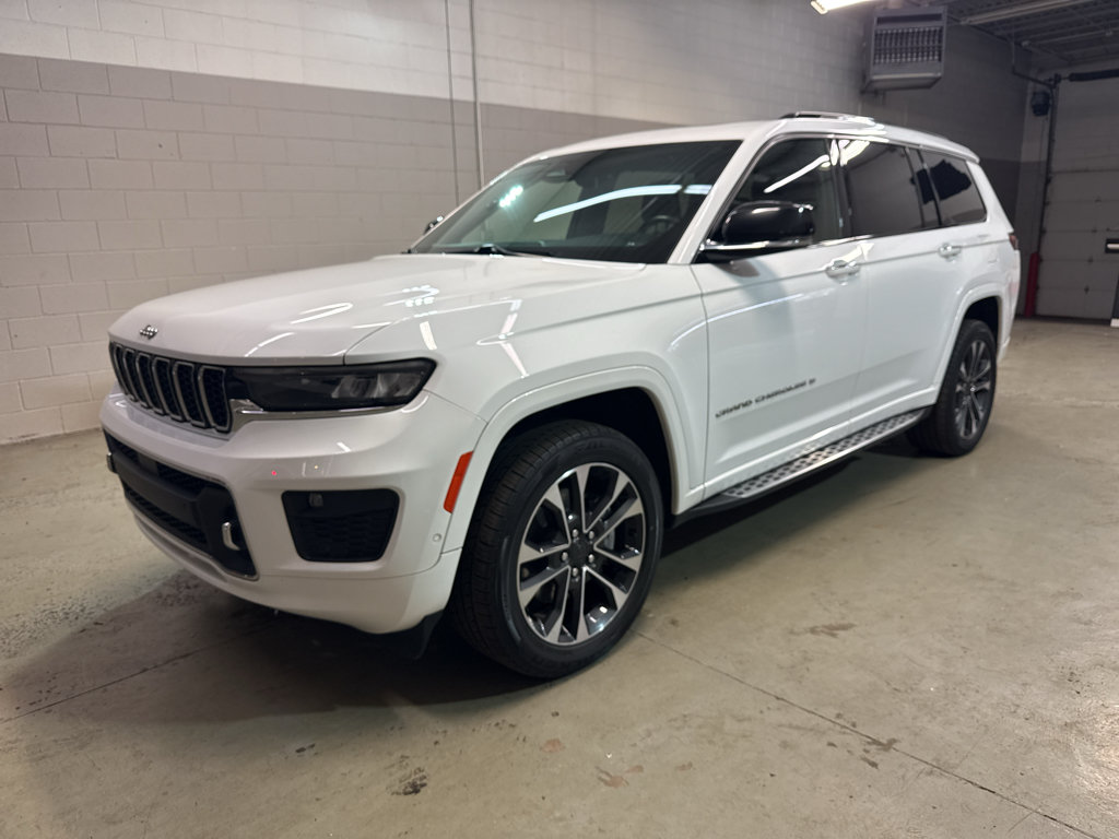 Used 2021 Jeep Grand Cherokee L Overland w/ Luxury Tech Group IV AWD/4WD image 3