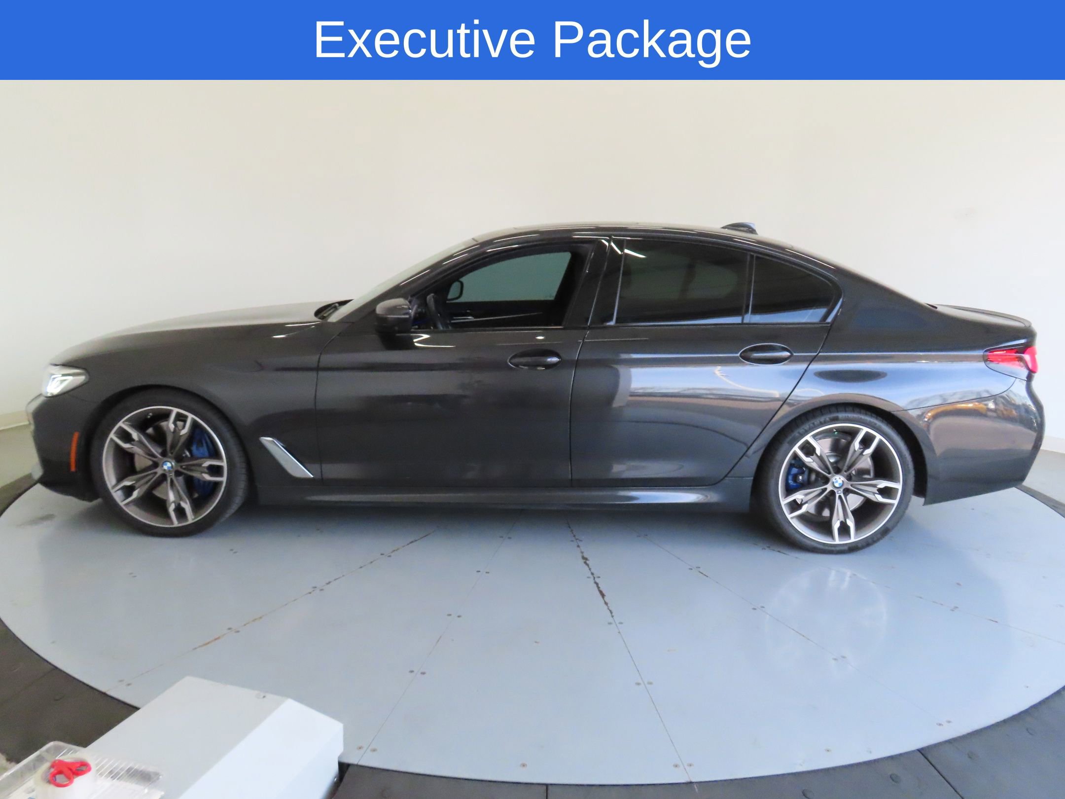 Used 2023 BMW M550i xDrive w/ Dynamic Handling Package image 8