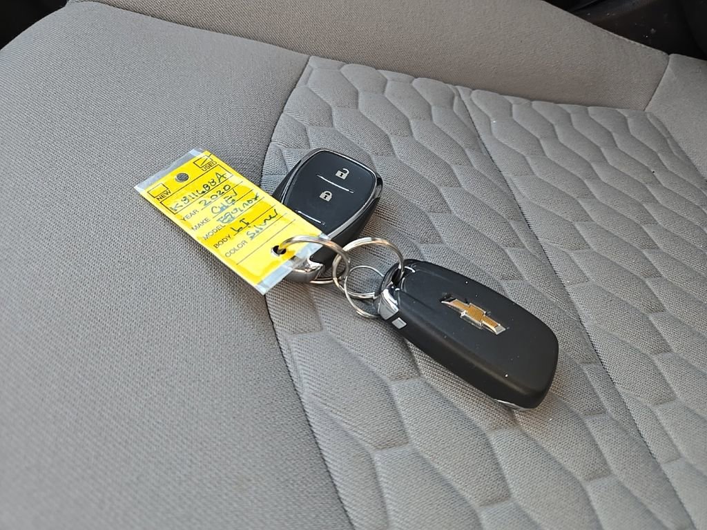 Used 2020 Chevrolet Equinox LS w/ LPO, Floor Liner Package AWD/4WD image 37