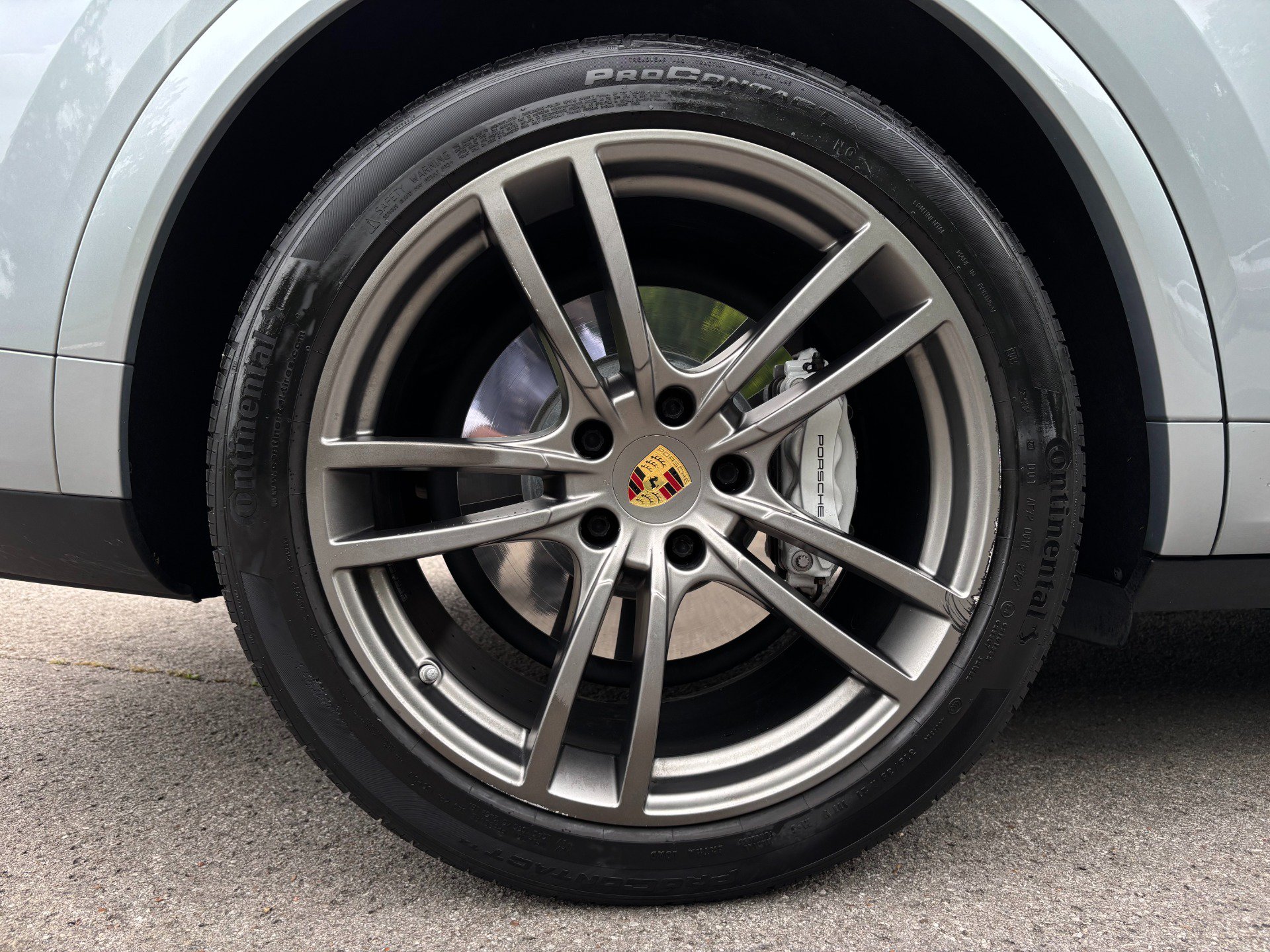 Used 2023 Porsche Cayenne Turbo AWD/4WD image 12