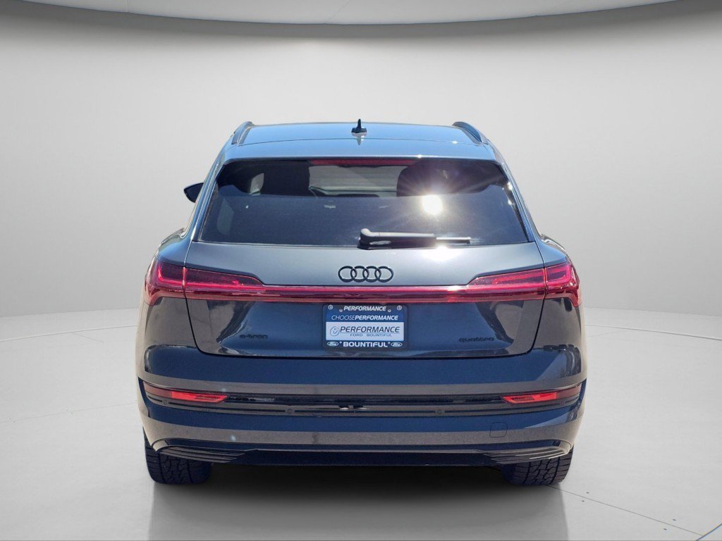 Used 2022 Audi e-tron Premium Plus w/ Premium Plus Package AWD/4WD image 23