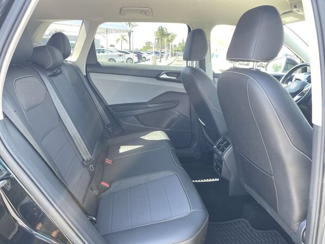Used 2022 Volkswagen Taos SE FWD image 26