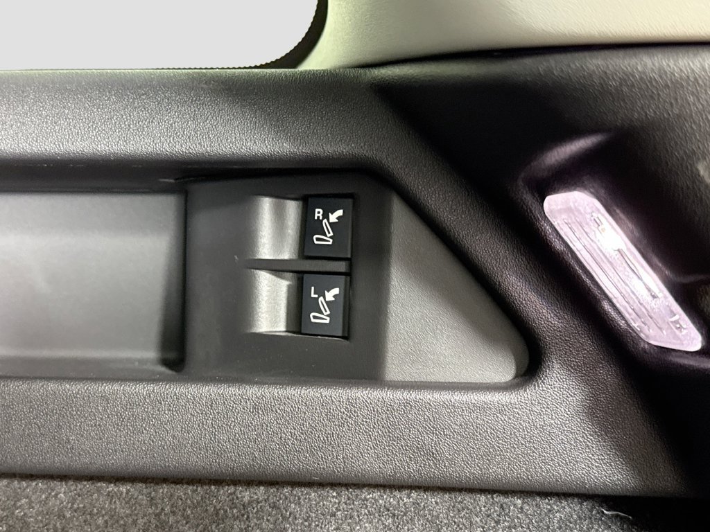 Used 2019 Land Rover Discovery Sport SE AWD/4WD image 15