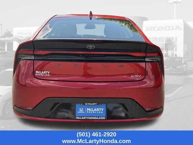 Used 2025 Toyota Prius XLE FWD image 4