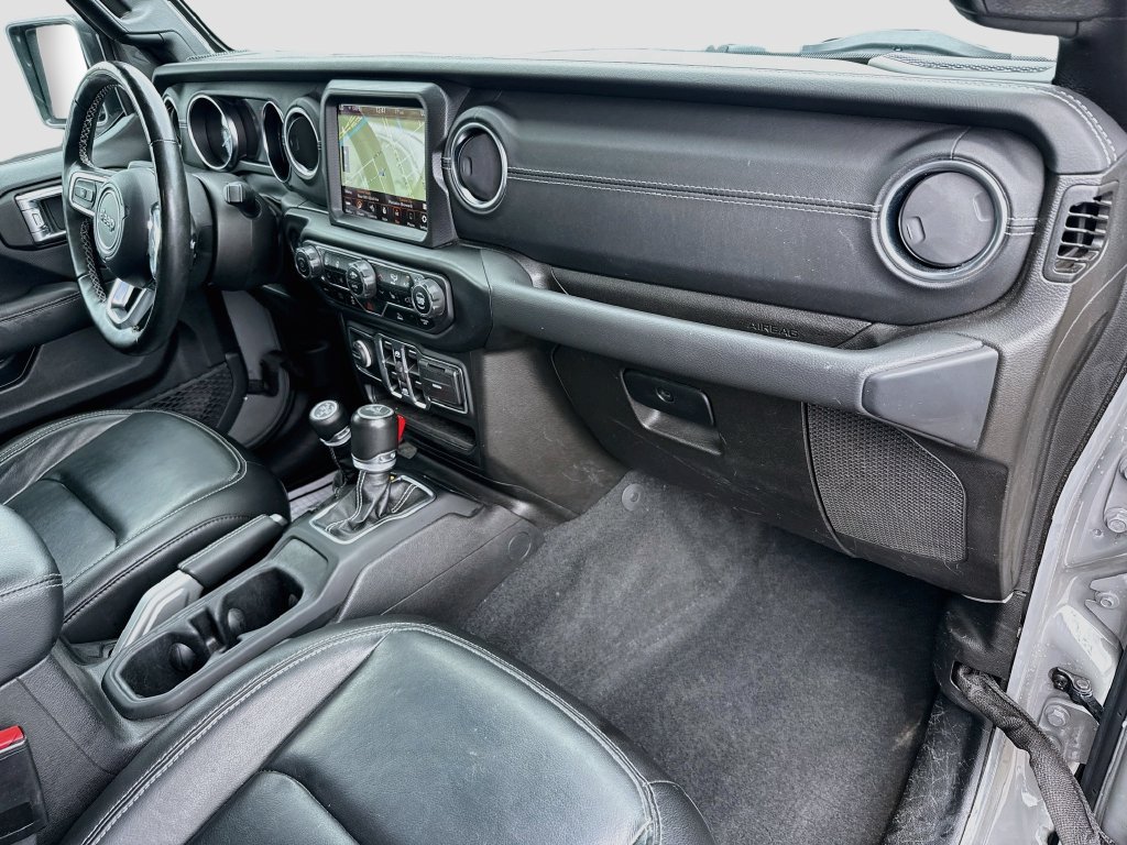 Used 2022 Jeep Wrangler Unlimited Sahara w/ Cold Weather Group AWD/4WD image 34