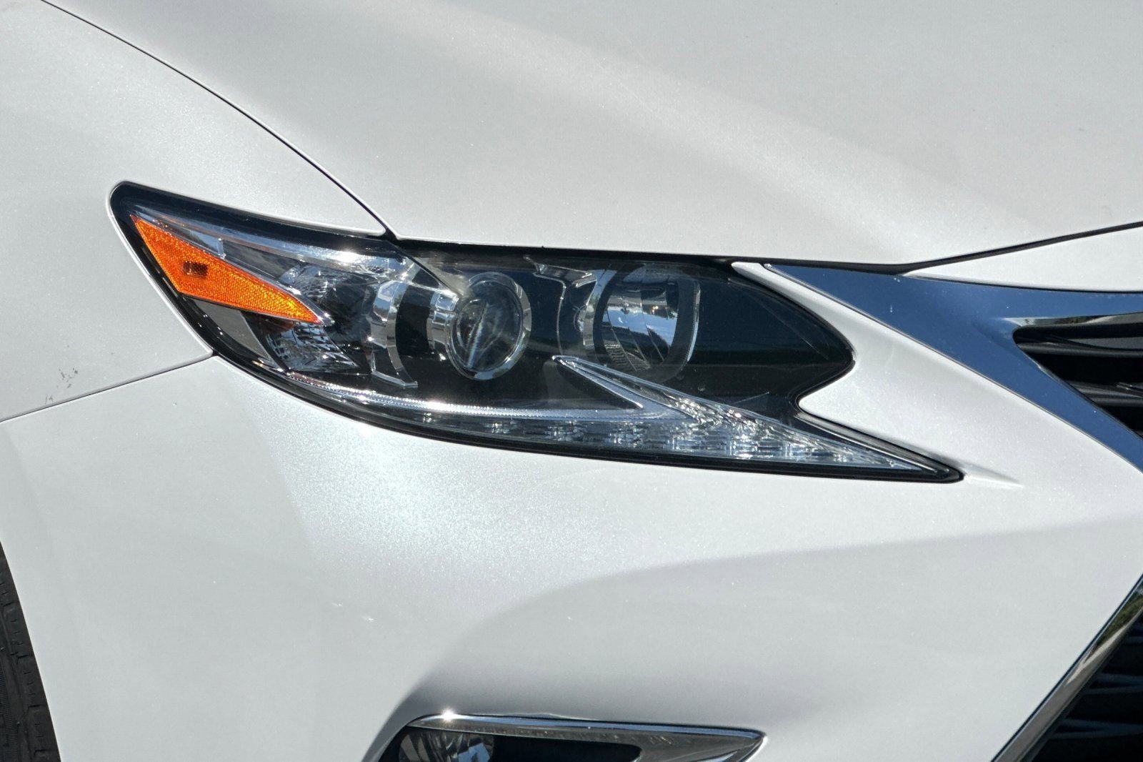 Used 2018 Lexus ES 350 w/ Accessory Package image 11