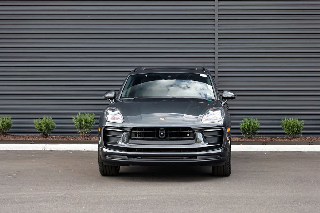 Certified 2026 Porsche Macan image 10