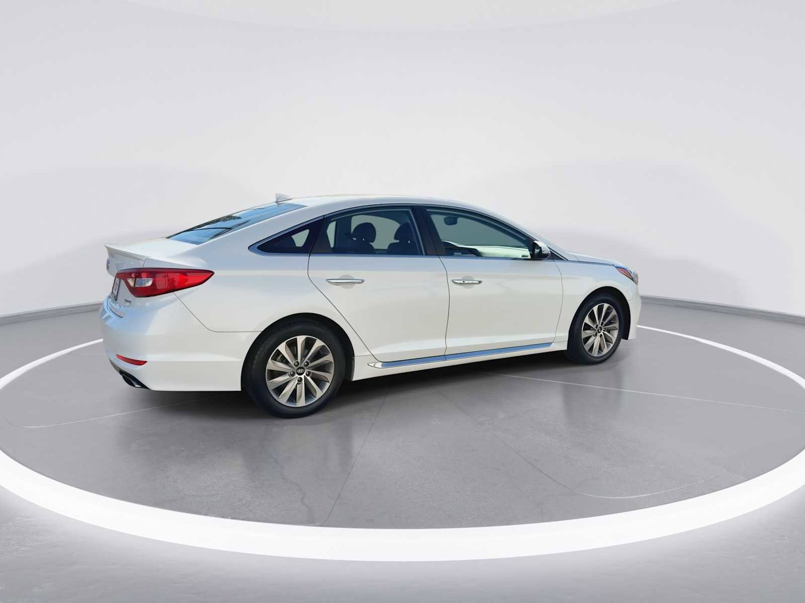 Used 2015 Hyundai Sonata Sport w/ Option Group 04 FWD image 8