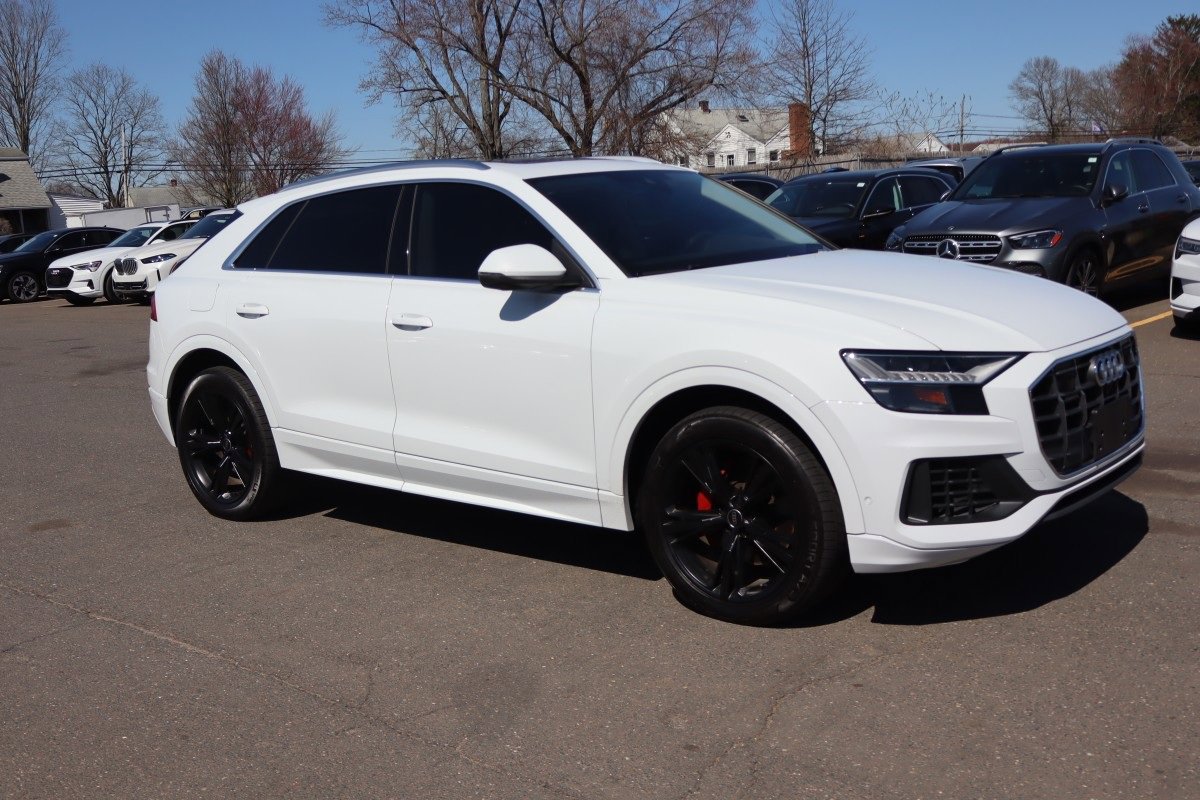 Used 2023 Audi Q8 Premium w/ Convenience Package image 3