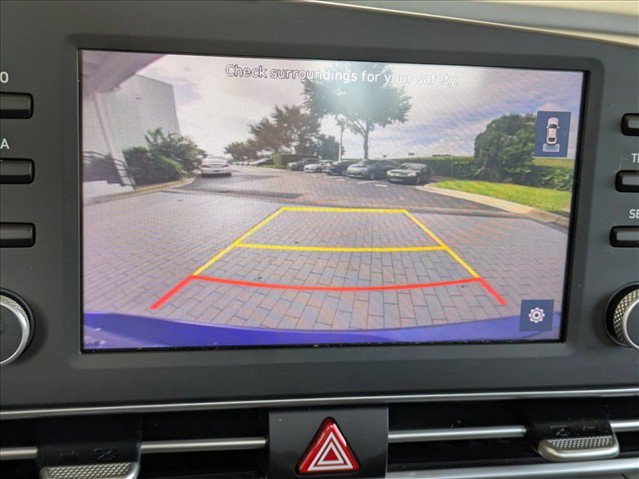 Used 2023 Hyundai Elantra SEL FWD image 9