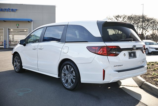 Certified 2025 Honda Odyssey Touring image 4