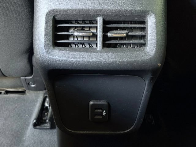 Used 2023 Chevrolet Equinox LT w/ Driver Convenience Package FWD image 23