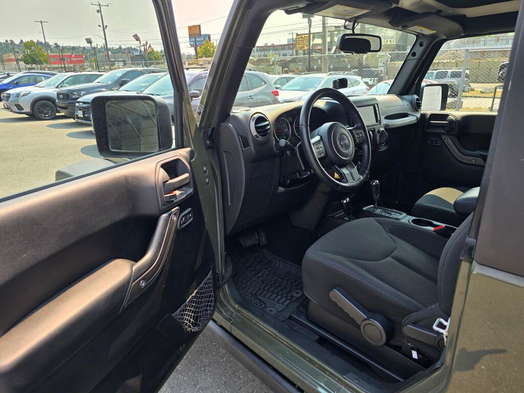 Used 2015 Jeep Wrangler Sport AWD/4WD image 17