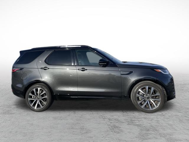 Used 2024 Land Rover Discovery Dynamic SE image 4