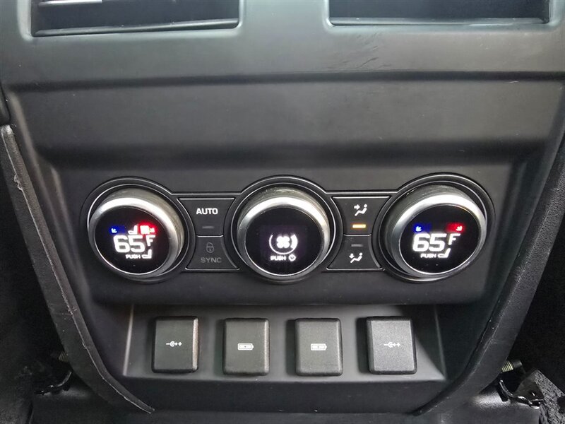 Used 2020 Land Rover Defender 110 HSE AWD/4WD image 8