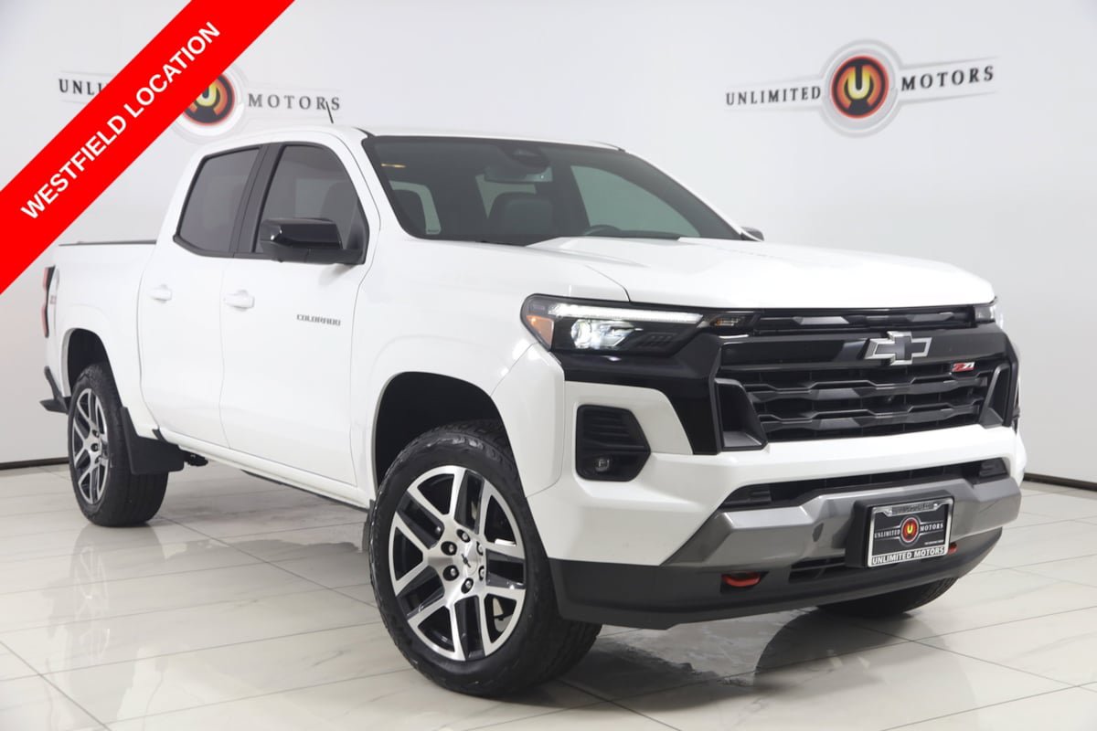 Used 2024 Chevrolet Colorado Z71 w/ Z71 Convenience Package 2 AWD/4WD image 1