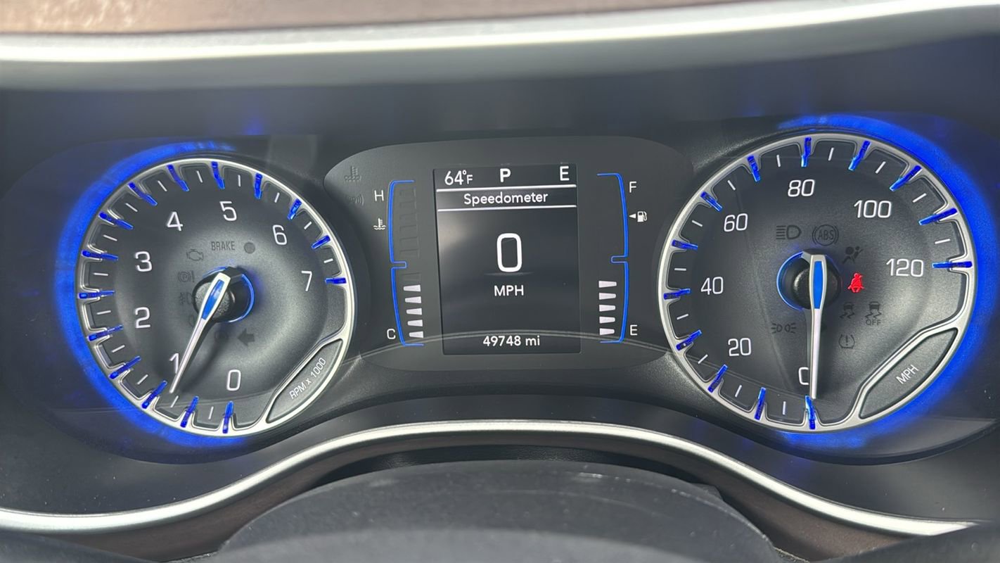 Used 2023 Chrysler Voyager LX image 25