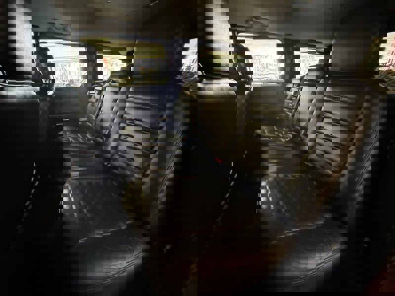 Used 2005 HUMMER H2 w/ Preferred Equipment Group image 17