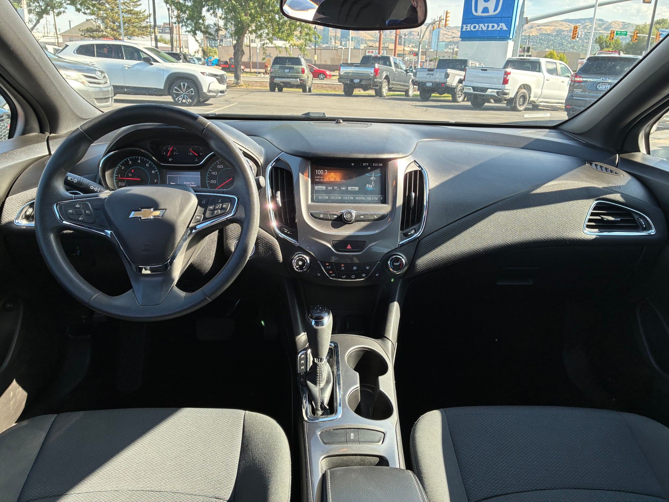 Used 2018 Chevrolet Cruze LT w/ Convenience Package FWD image 26