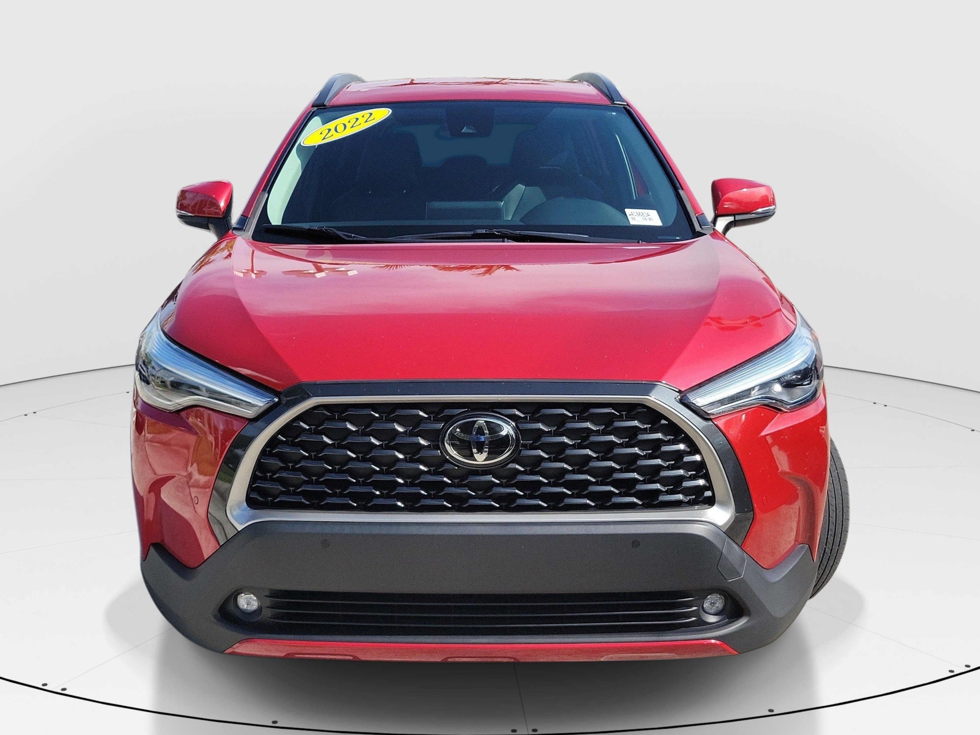 Used 2022 Toyota Corolla Cross XLE FWD image 2