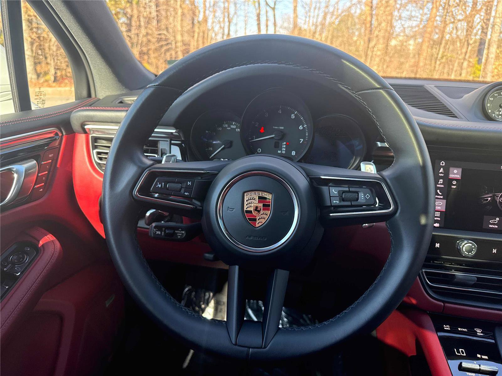 Used 2024 Porsche Macan w/ Premium Plus Package image 16