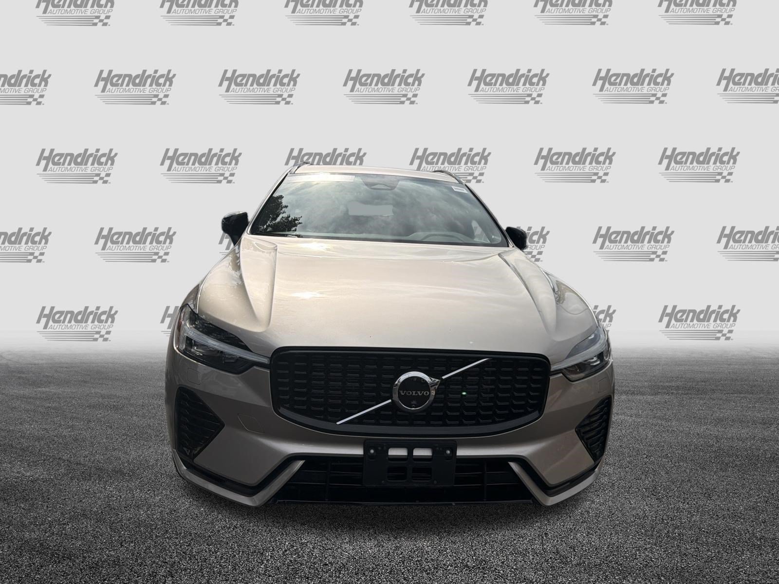 Used 2024 Volvo XC60 T8 Plus w/ Protection Package Premier AWD/4WD image 3