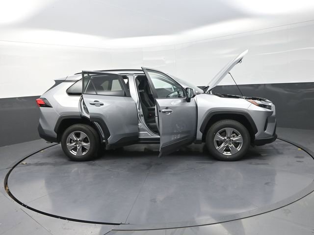 Used 2025 Toyota RAV4 XLE image 42