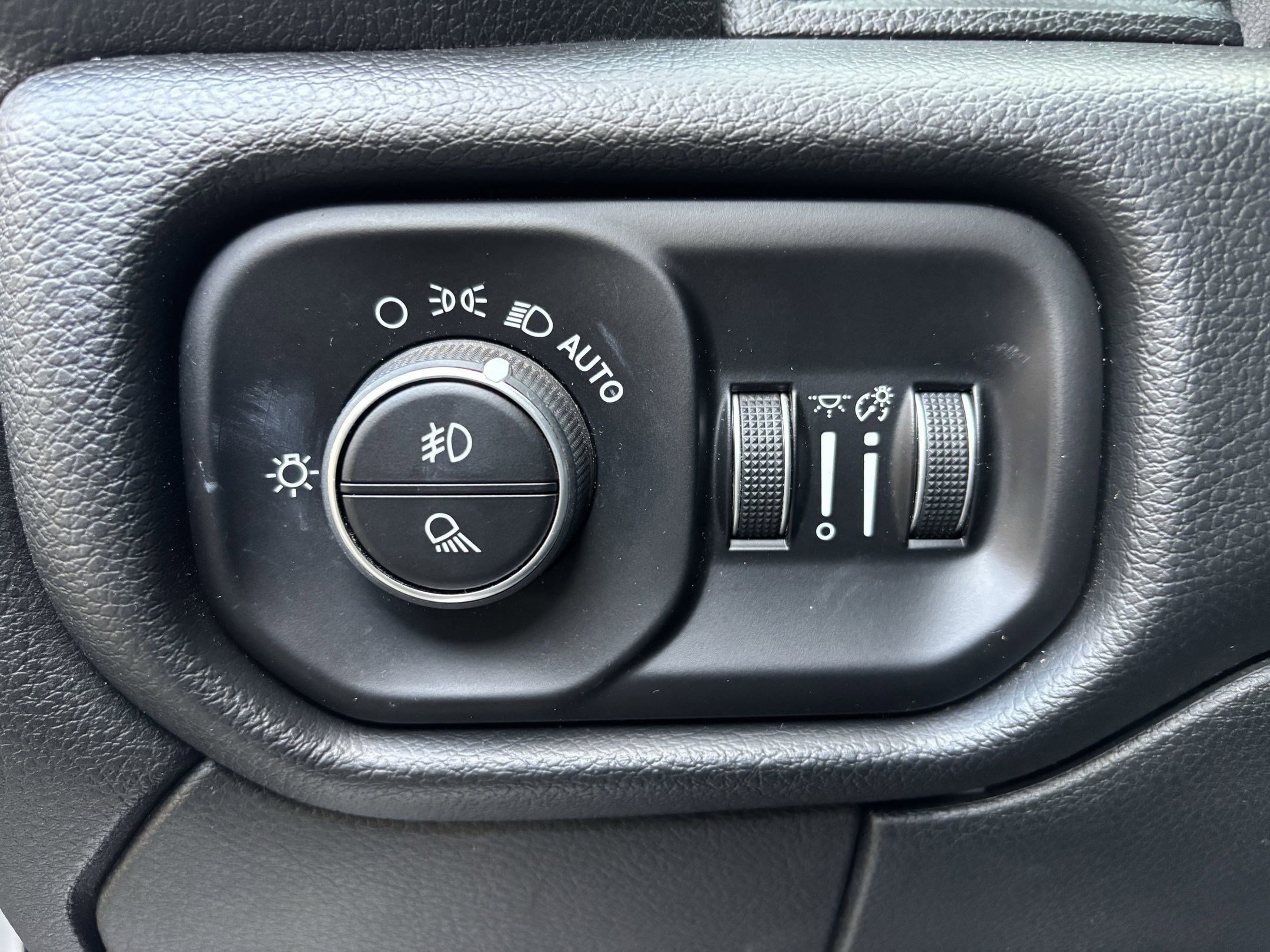 Used 2020 RAM 2500 Laramie image 34