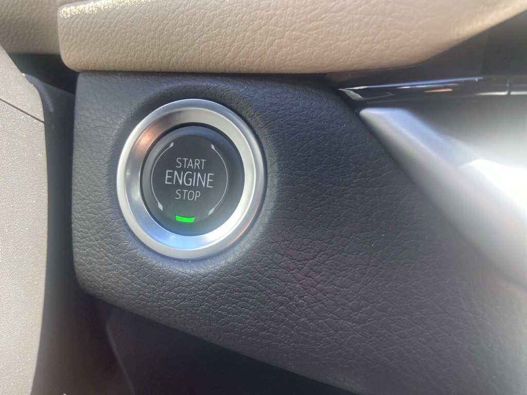 Certified 2025 Cadillac XT4 Premium Luxury image 19