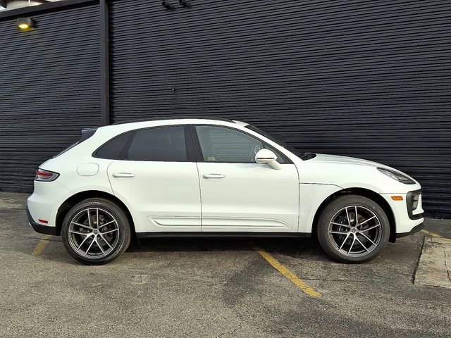 Certified 2026 Porsche Macan AWD/4WD image 8