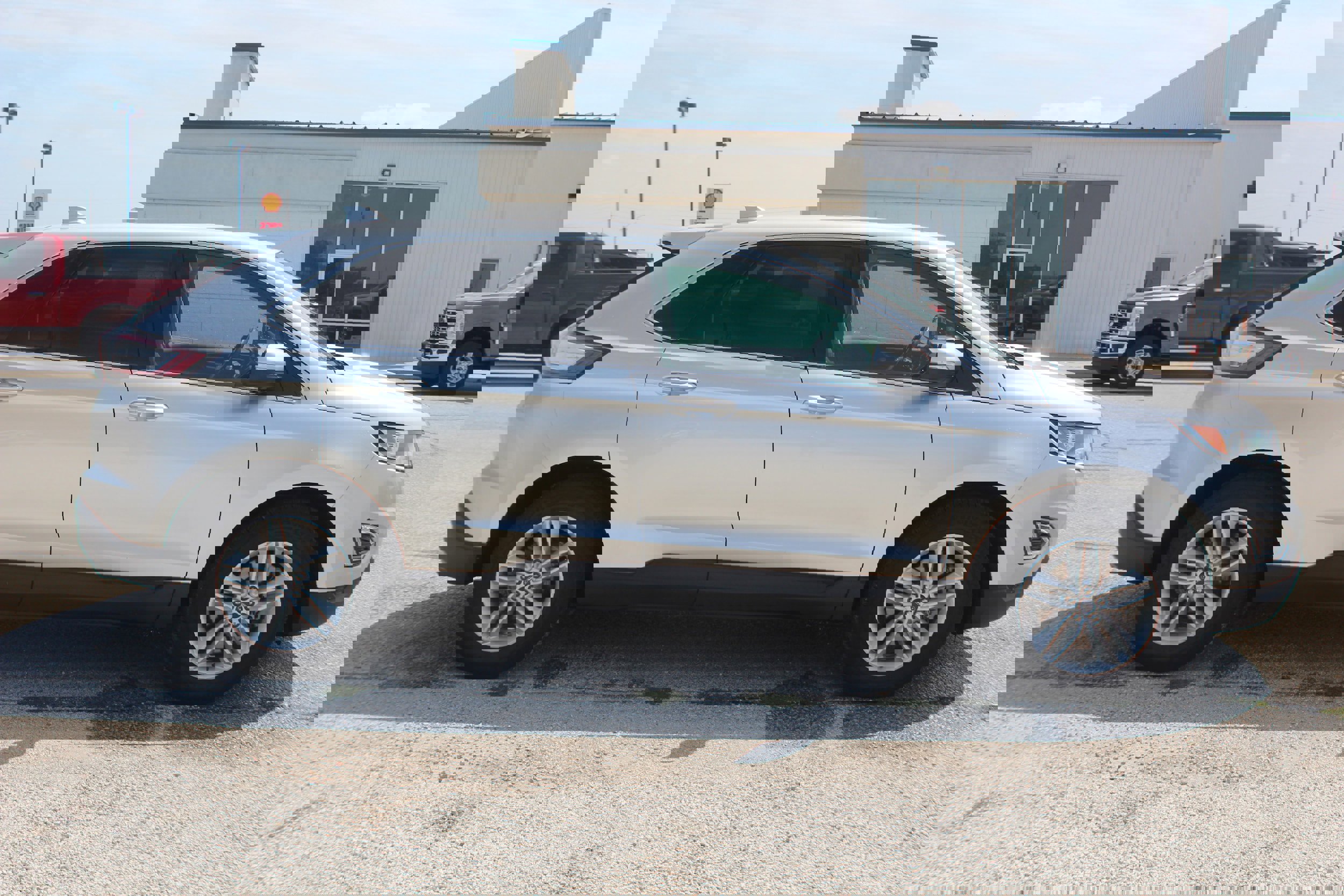 Used 2016 Ford Edge SEL w/ Equipment Group 201A image 4