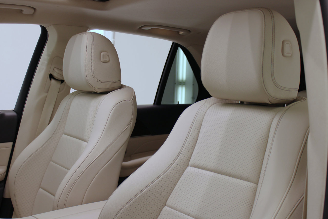 Used 2020 Mercedes-Benz GLE 350 w/ Premium Package image 34