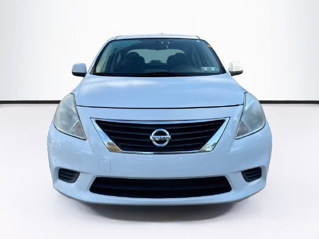 Used 2012 Nissan Versa SV FWD image 2