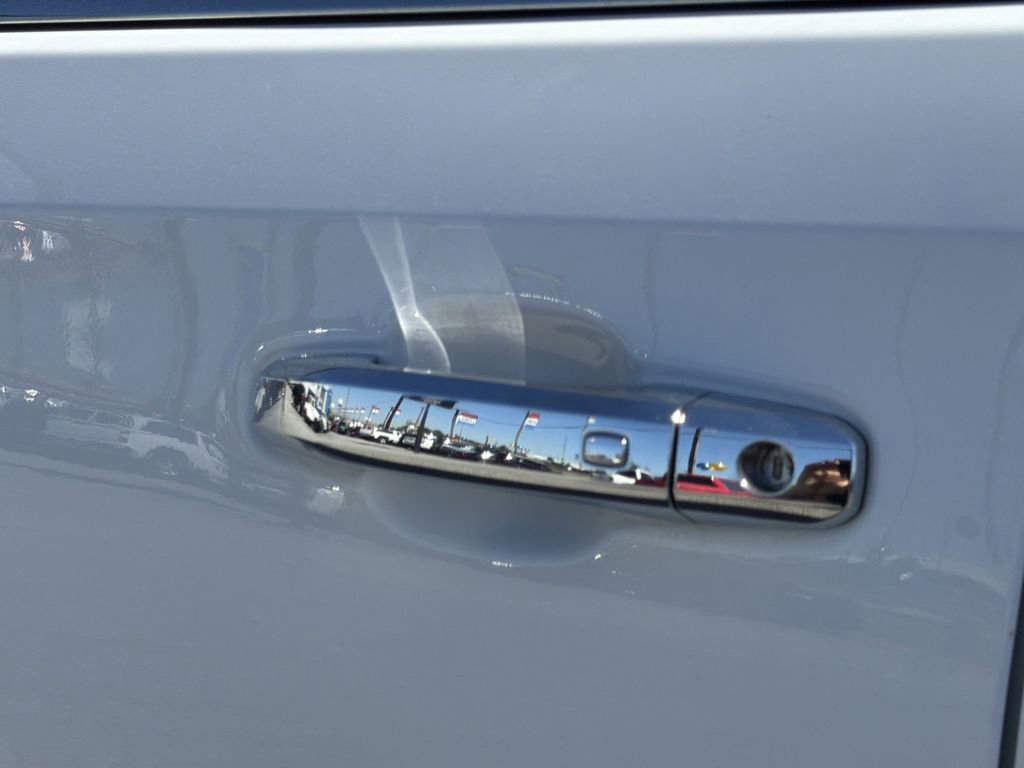 Used 2025 GMC Sierra 1500 SLT image 30