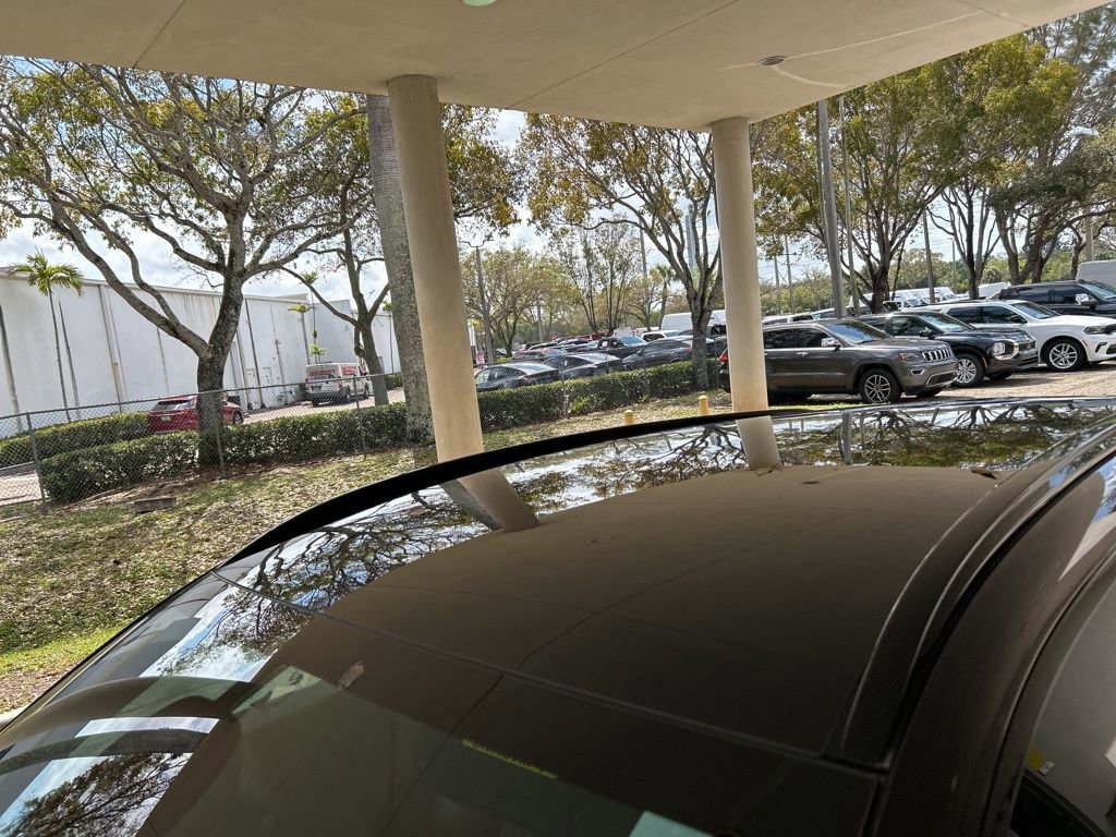 Used 2023 Aston Martin DBX image 16