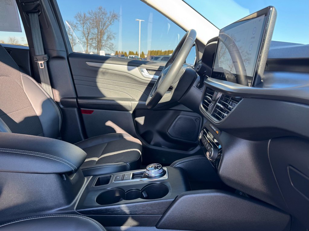 Used 2023 Ford Escape SE FWD image 14
