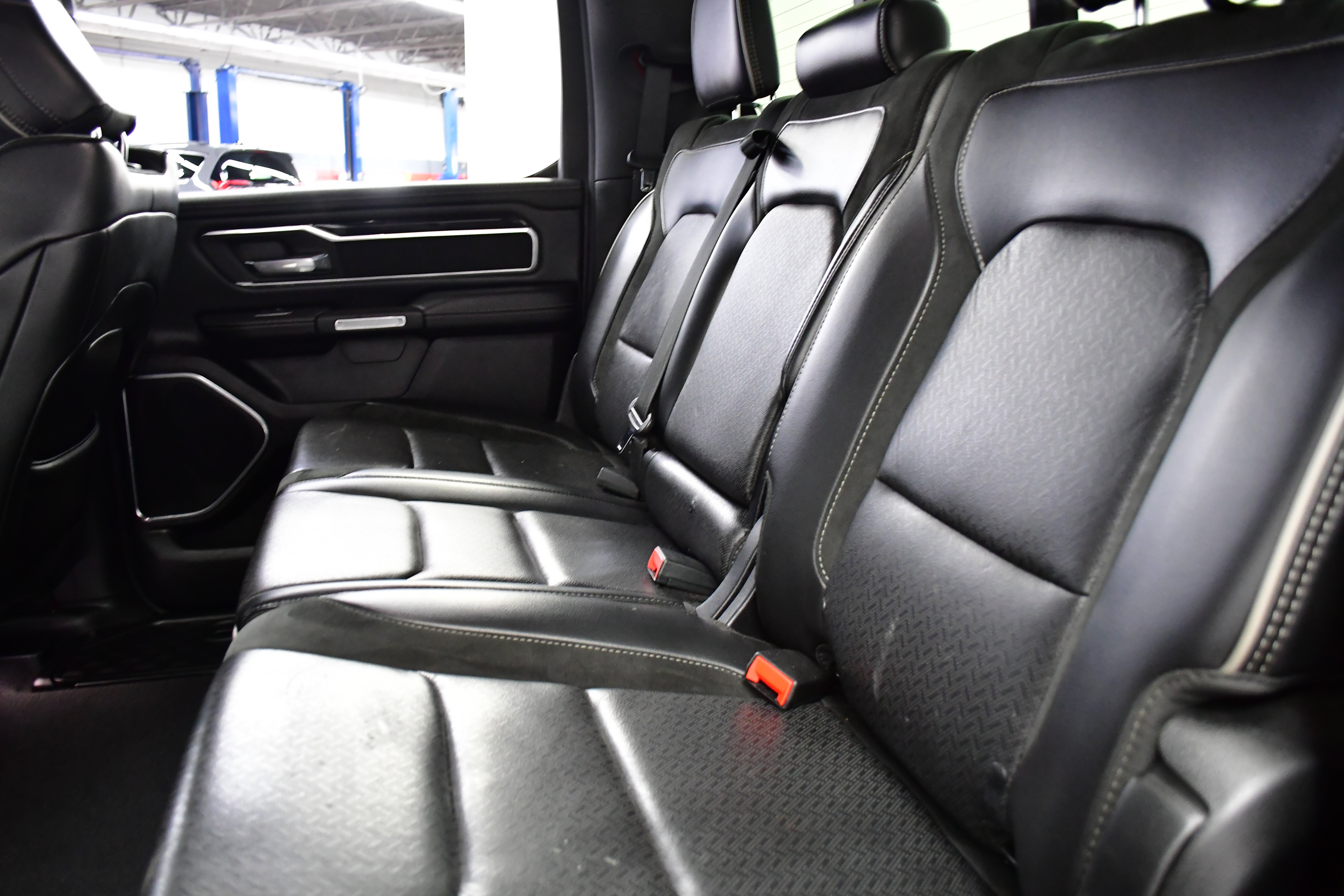 Used 2019 RAM 1500 Laramie w/ Sport Appearance Package AWD/4WD image 10