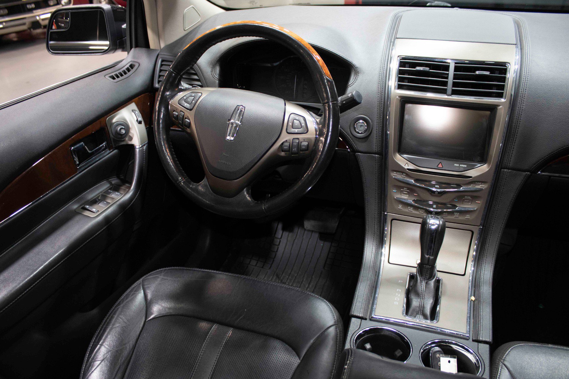 Used 2014 Lincoln MKX AWD w/ Olive Ash Wood Package image 35