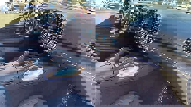 Certified 2025 Mercedes-Benz GLS 450 4MATIC image 38