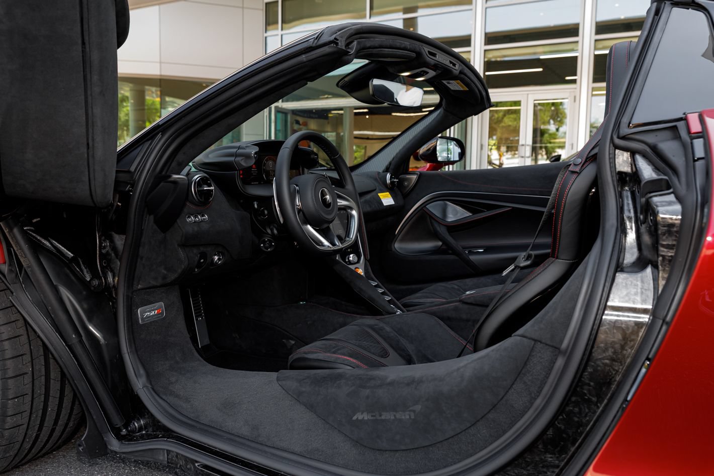 Used 2027 McLaren 750S Spider RWD image 60