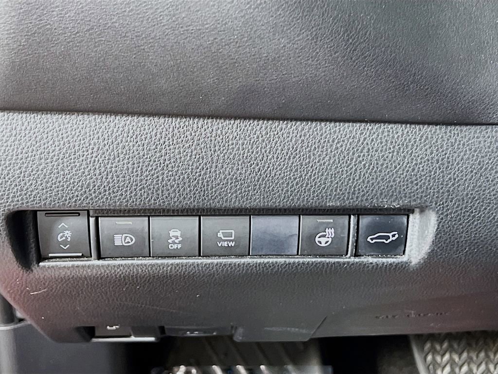 Used 2021 Toyota Venza Limited w/ Advanced Technology Package image 9