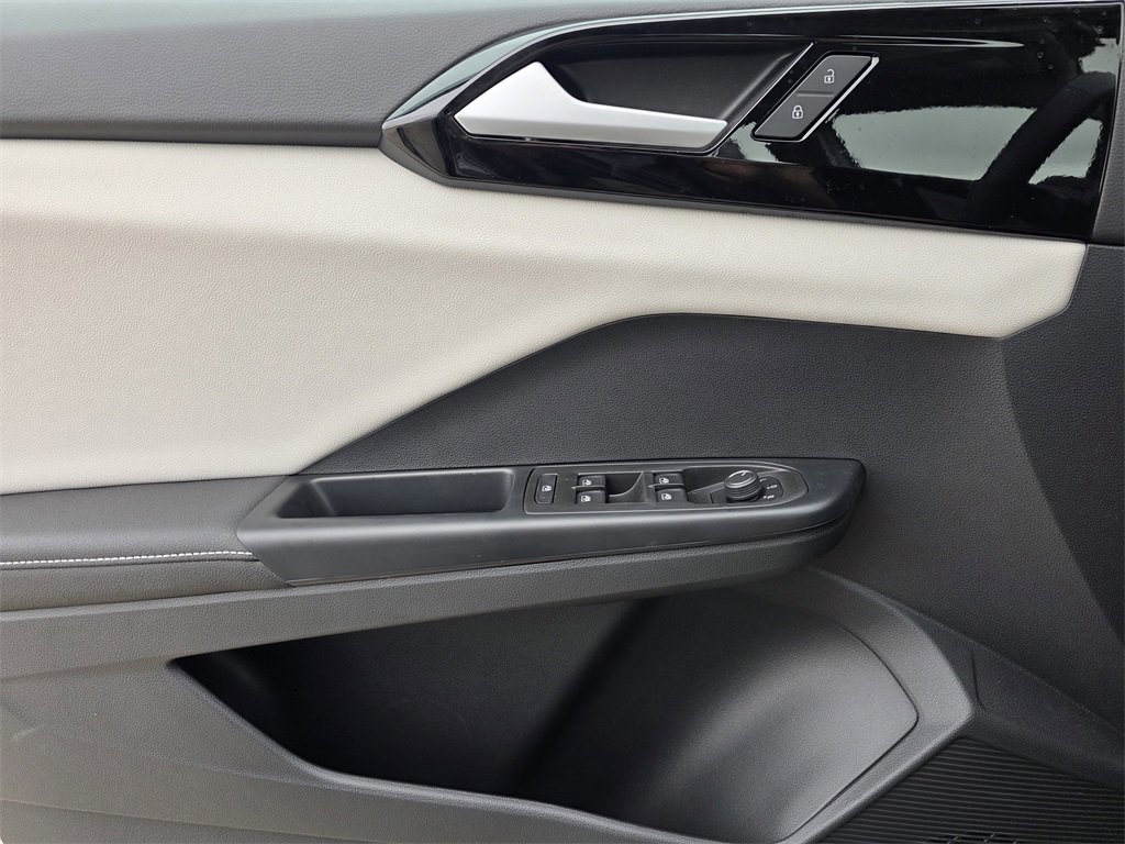 New 2026 Volkswagen Taos S image 16