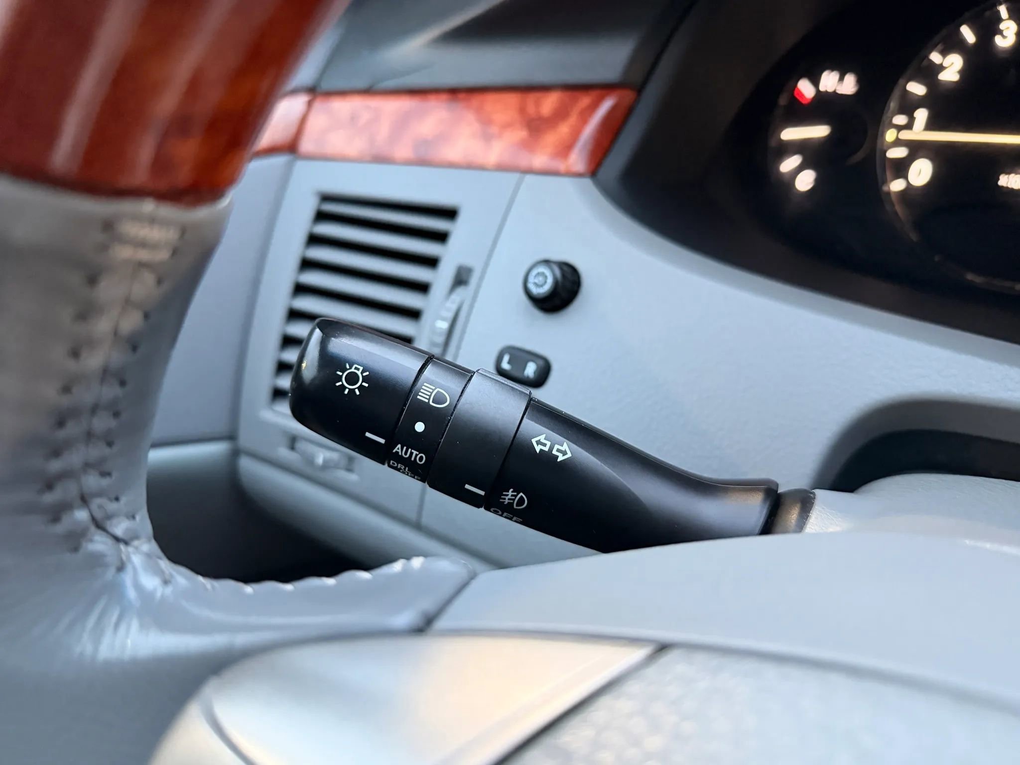 Used 2007 Toyota Avalon Limited FWD image 34