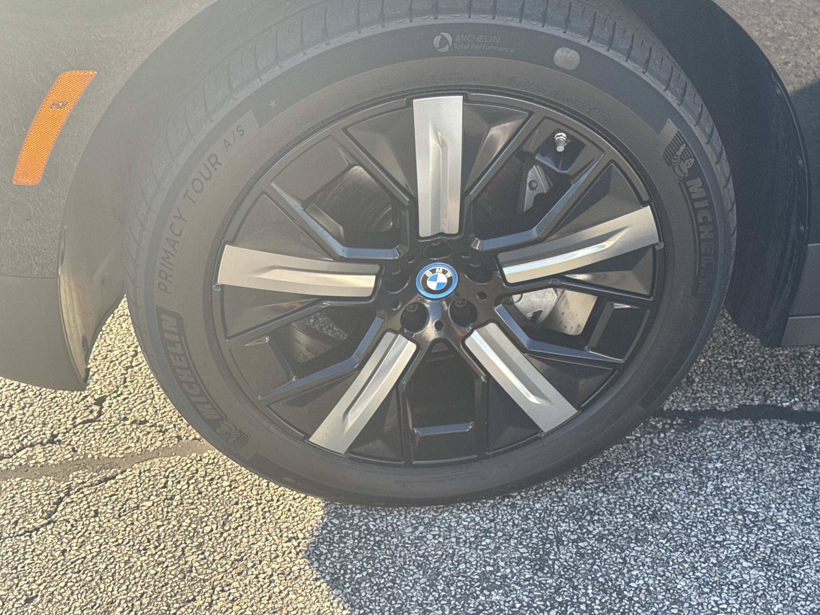Certified 2024 BMW iX xDrive50 w/ Convenience Package AWD/4WD image 9